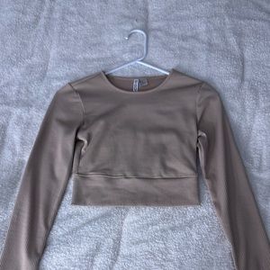 Women’s long sleeve cropped shirt size small
